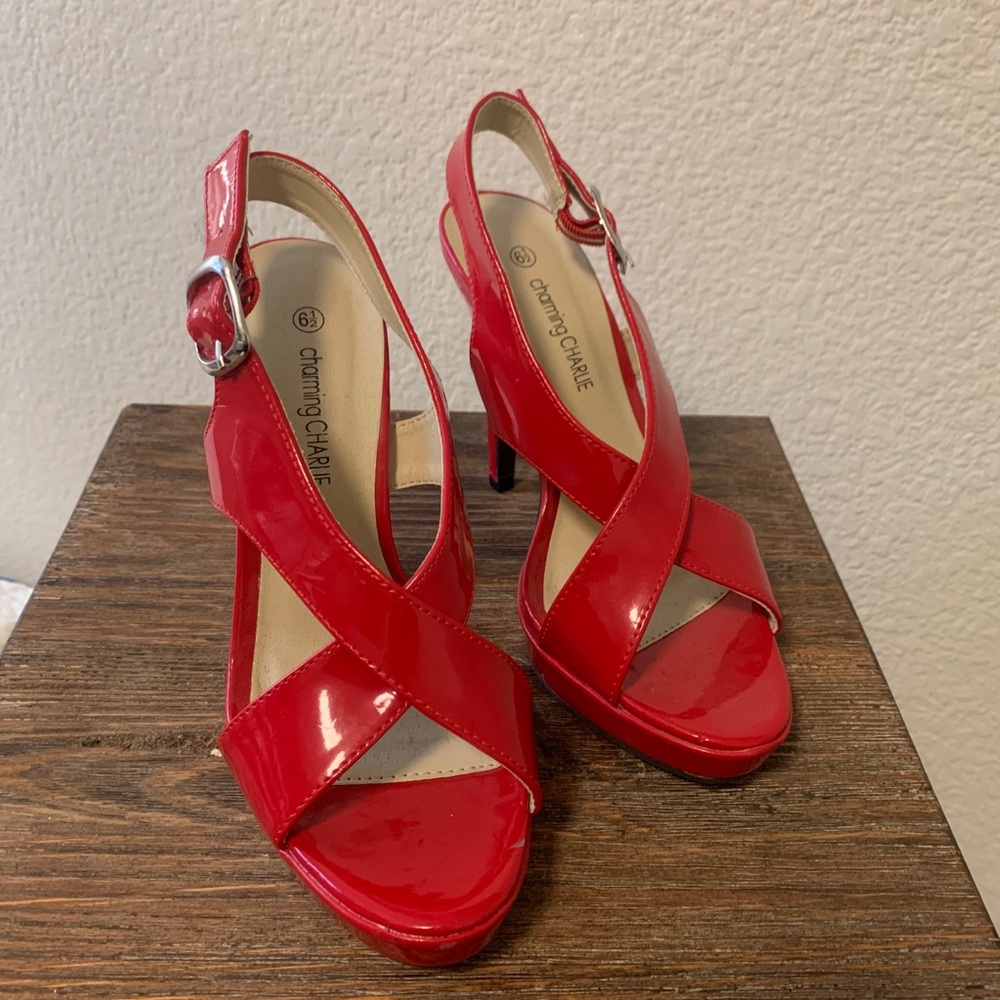 Sz 6.5 gorgeous red strapped heels